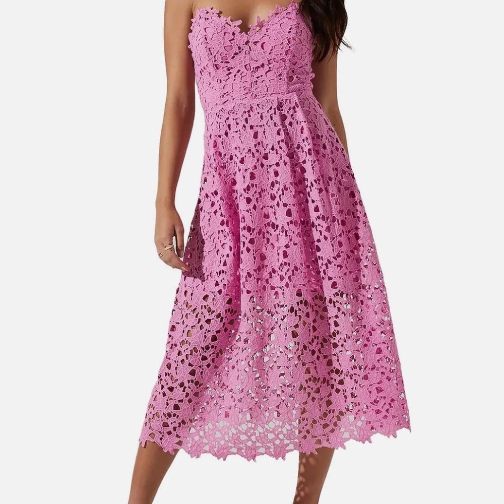 ASTR THE LABEL Pink Lace Midi Dress